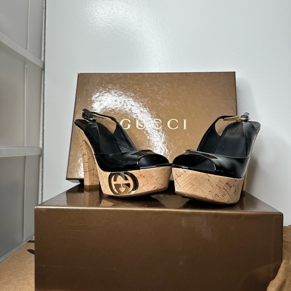 GUCCI BLACK PATENT LEATHER CORK SLINGBACK PUMPS SIZE 34 - Picture 3 of 10